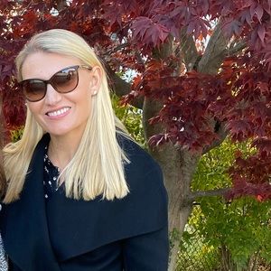 Meet your Posher, Charlotte